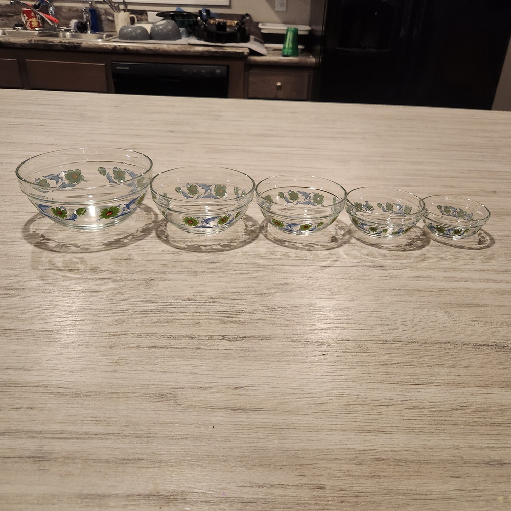Heat Resistant Glass Durable Bowls Five Piece Set Floral Design Nesting Bowls - Picture 2 of 6